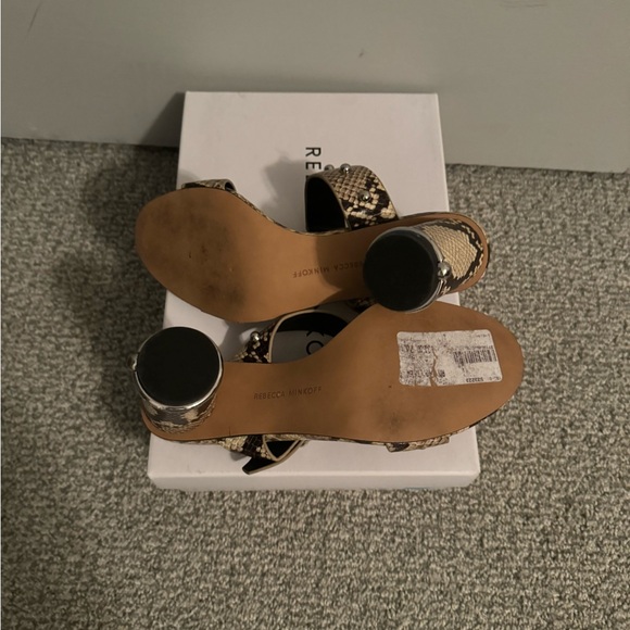 Rebecca Minkoff Amalthea Too size 7M color butter leather - Picture 2 of 3